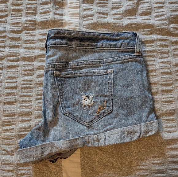 Express Shorts - Picture 1 of 3